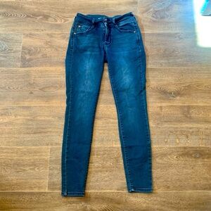 Juniors Skinny Jeans Size 5 Wallflower
